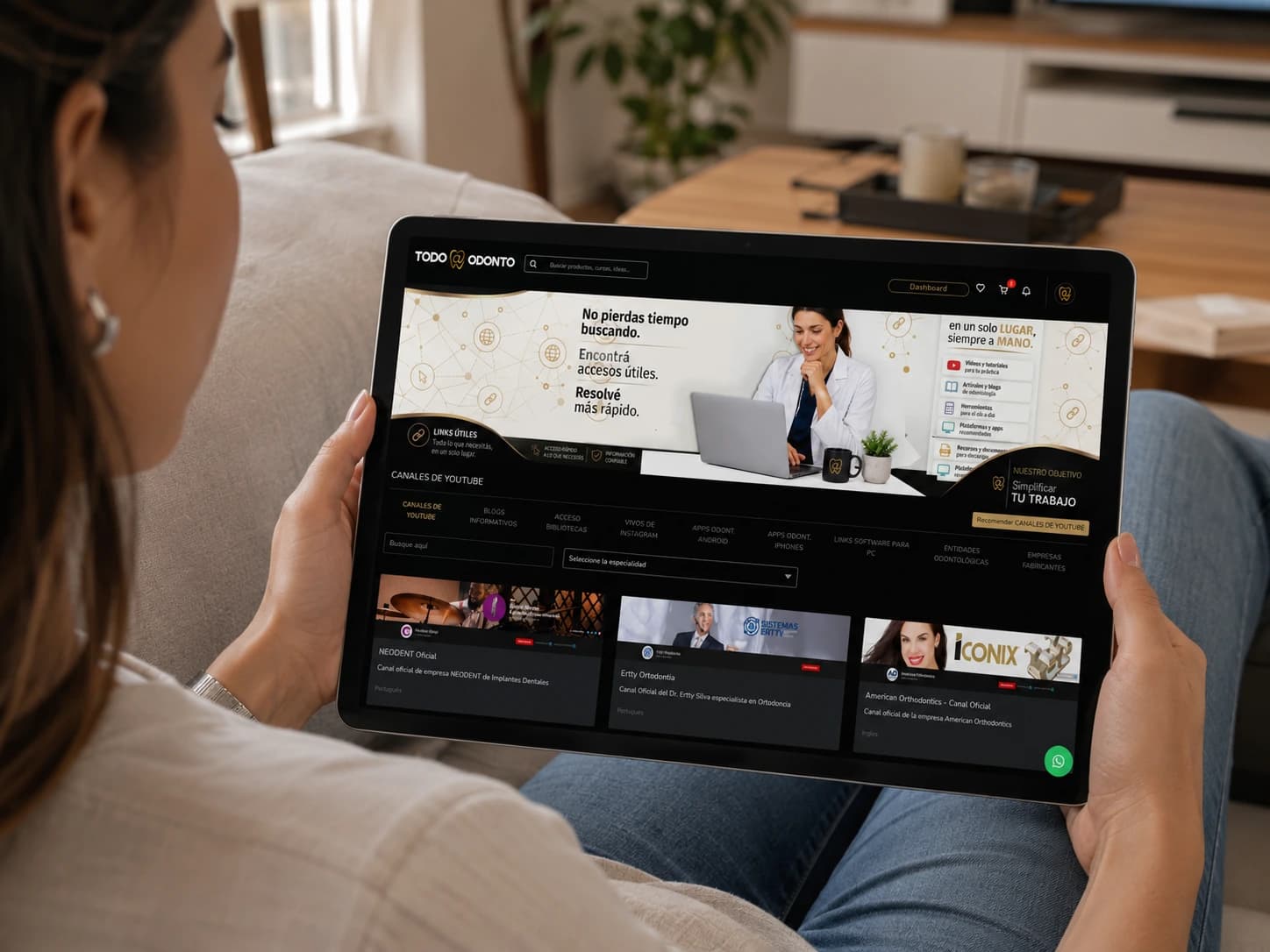 Links útiles de Todo-Odonto en una tablet, con canales de YouTube y recursos recomendados para odontólogos